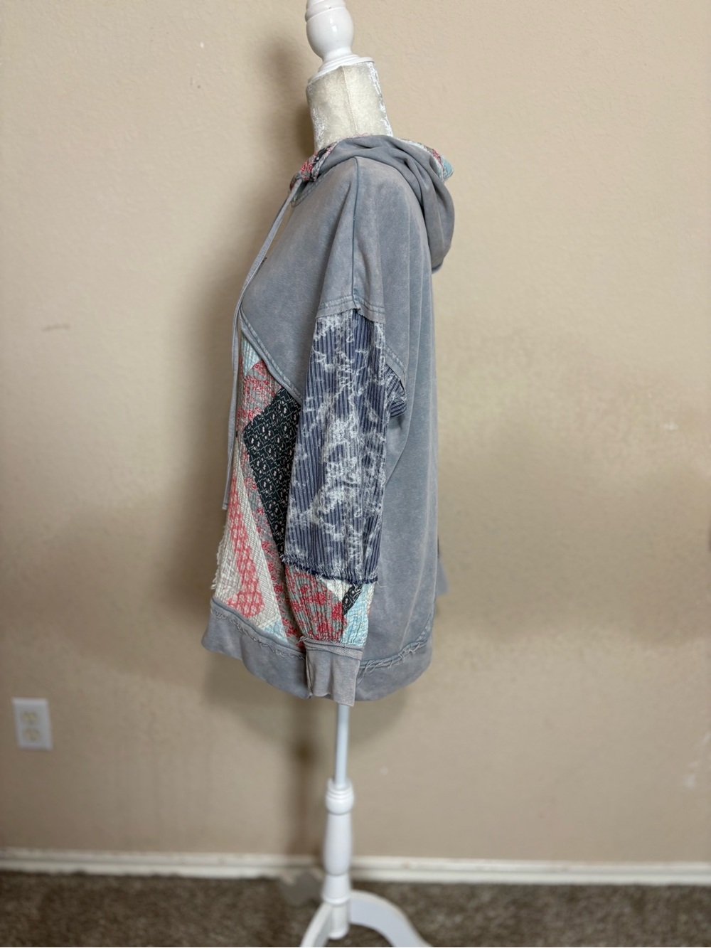 gimmicks by BKE Patchwork Gray Hoodie with Multicolor Accents Size Medium - Picture 7 of 13
